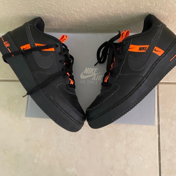 Nike Air Force 1 - Picture 1 of 7